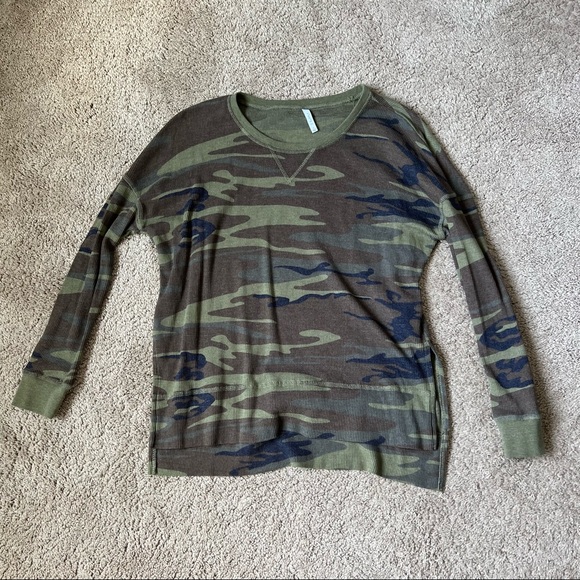 Like New Z Supply Emerson Camo Thermal - Picture 4 of 5